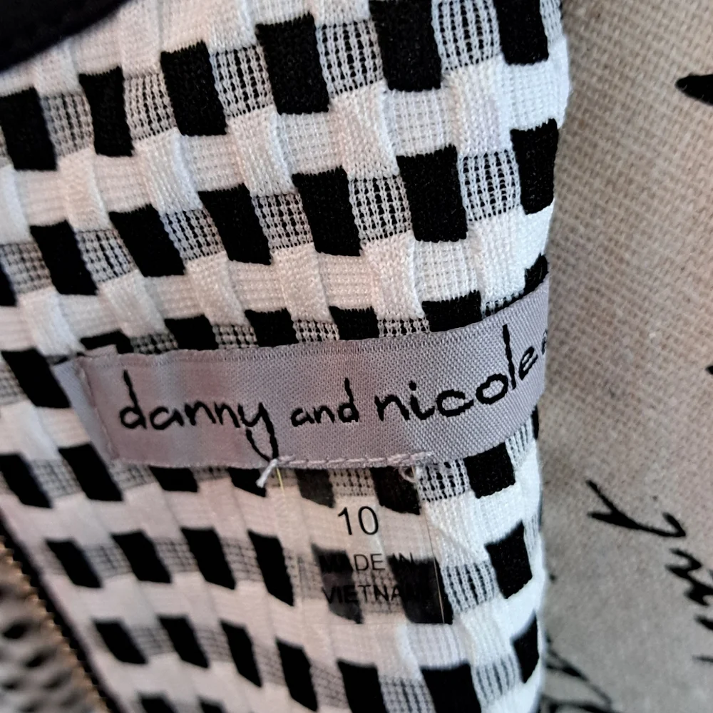 Danny and Nicole Stylish Black and White Checkered Dress Size 10 - Picture 5 of 5